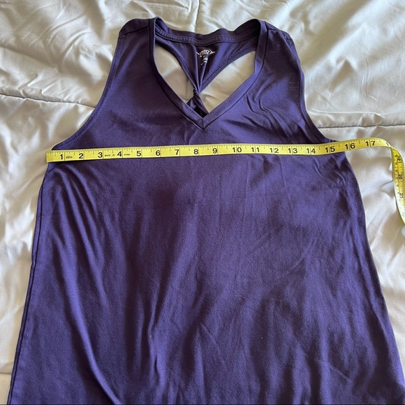 Lot of 3 tops - 2 XS Old Navy (purple/blk) and 1 M Under Armor (lt purple)🏃♀️ - Picture 5 of 15